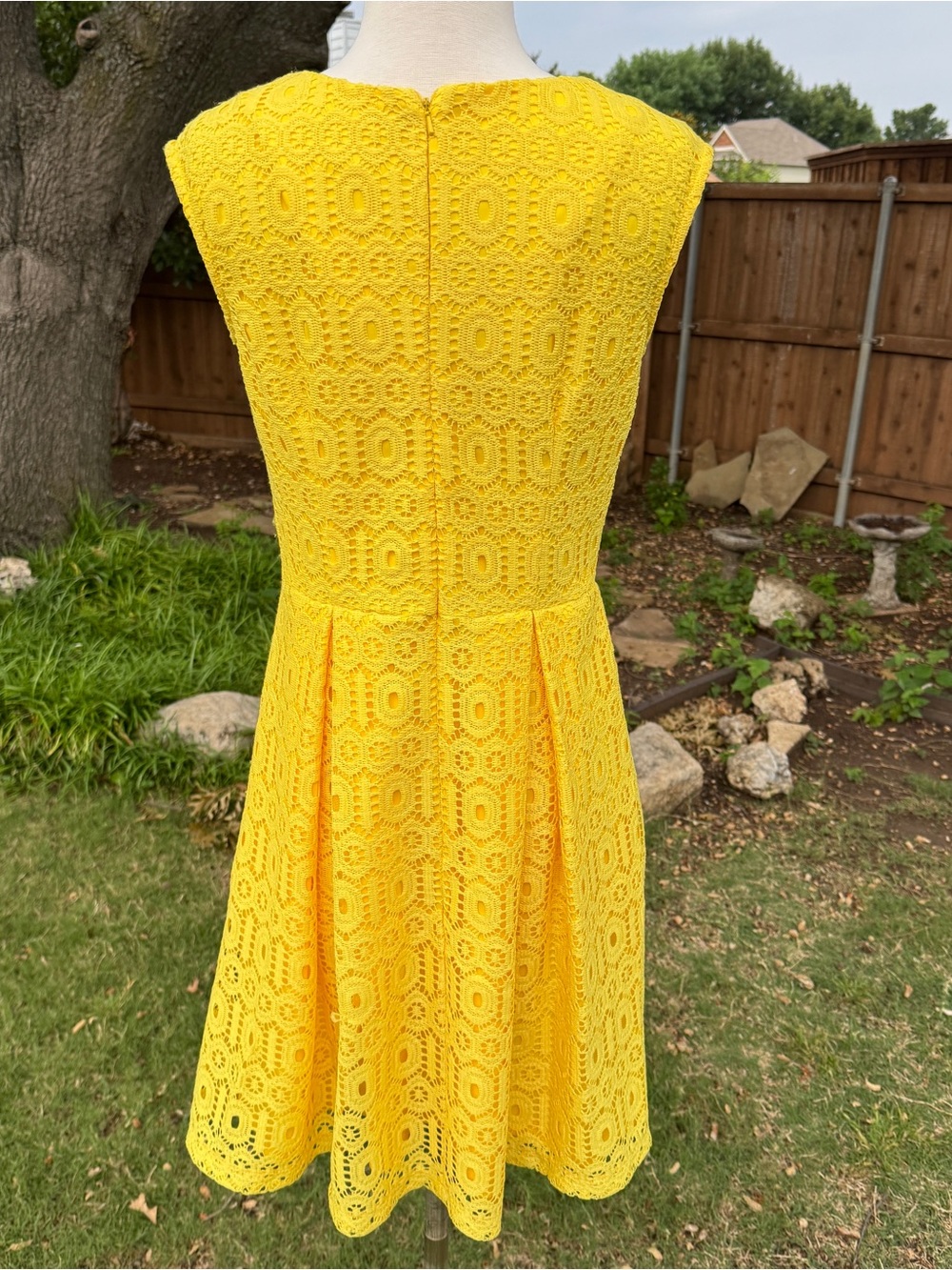 💖 Liz Claiborne Sleeveless Yellow Lace Dress, SZ 6 - Picture 4 of 16